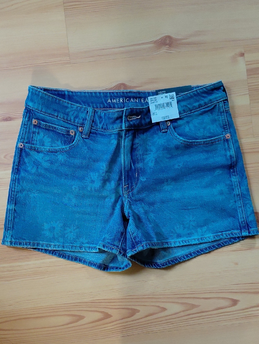 NWT American Eagle Outfitters Blue Floral-Print Denim Shorts